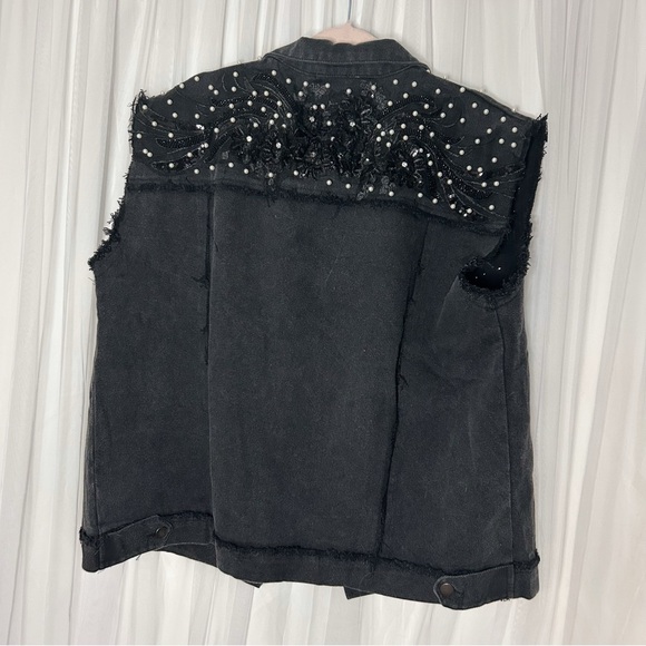 Vici Black Studded Oversized Denim Vest NWOT - Picture 2 of 3